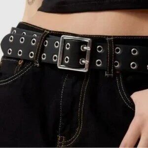 Urban Outfitters Black Grommet Belt - MEDIUM